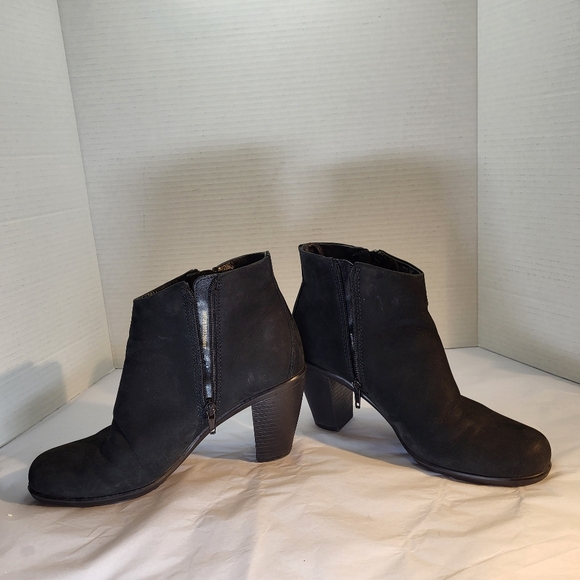 Ecco Touch Black Suede Side Zip Ankle Boots | Size 8.5 | EUC - Picture 9 of 13